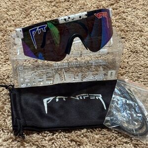 NWT Pit Viper Polarized Sunglasses White/Black Splatter – Brand New with Extras